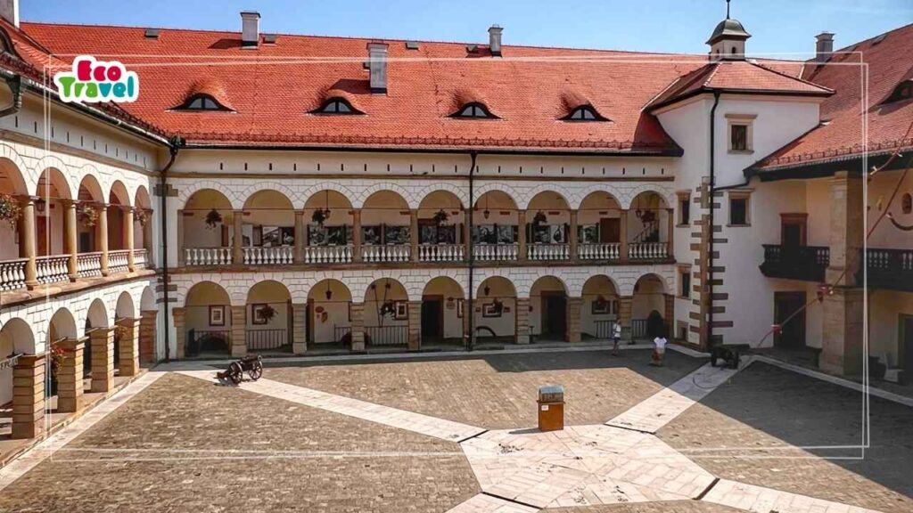 Wycieczka szkolna 1 dzień: Nowy Wiśnicz + Niepołomice (zamki i lekcja muzealna)