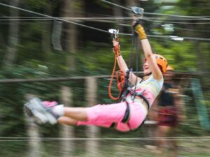 Wycieczka szkolna Jaskinia Nietoperzowa – Jurajska Przygoda (1 dzień) | zajęcia linowe + integracja przy grillu | Jerzmanowice