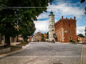 Wycieczka szkolna Sandomierz Zamek Krzyżtopór 1 dzień Podziemna Trasa Zbrojownia Zamek Królewski i obiad