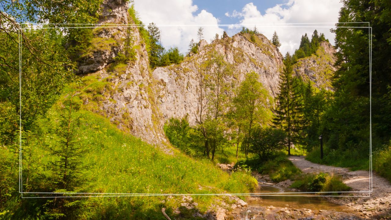 Wycieczka szkolna Szczawnica 1 dzień | Niedzica (Zamek) + rejs po Zalewie Czorsztyńskim + Wąwóz Homole + czas wolny w Szczawnicy (Palenica opcjonalnie) - obrazek 4